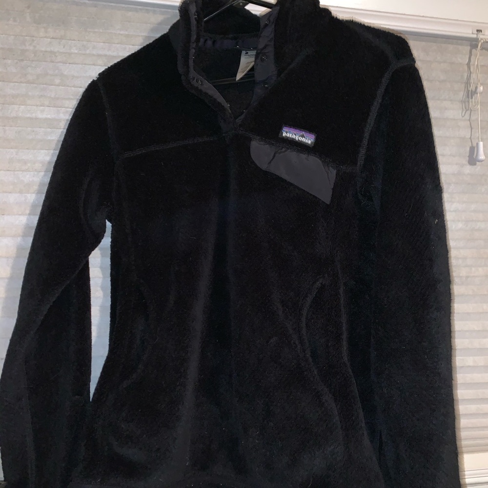 Black Patagonia Pullover